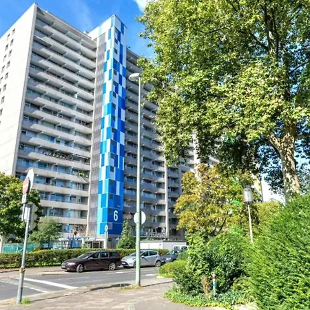 Stunning 1-bed In Apartment *