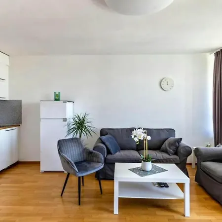 Cozy With Modern Amenities